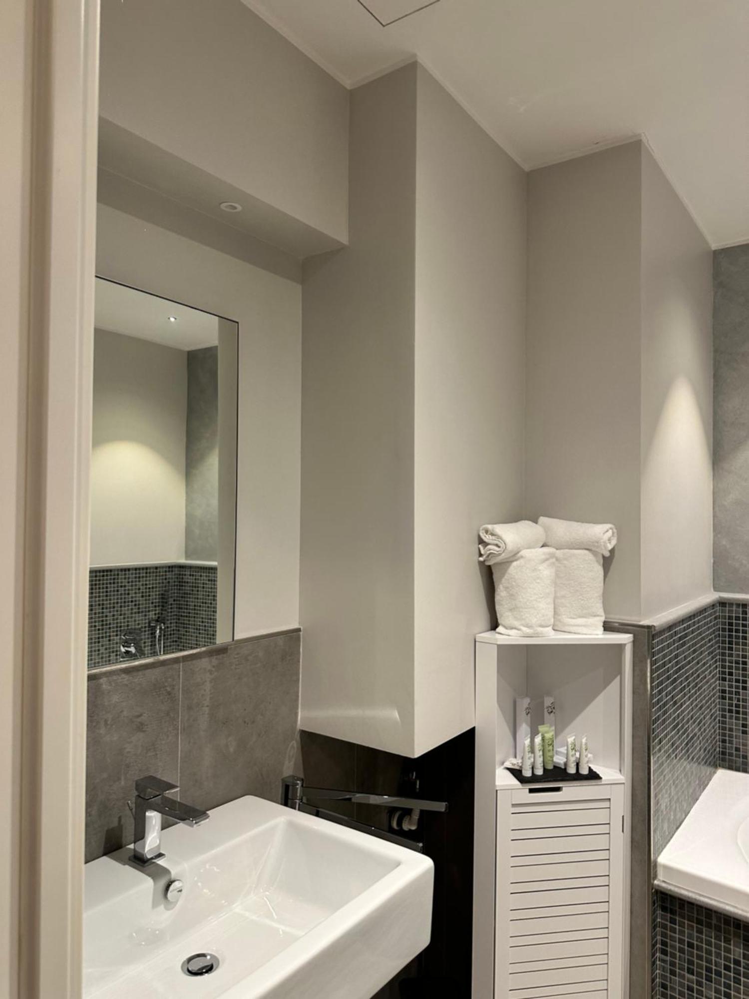 Prima Fila Premium Guest House Санремо Екстер'єр фото